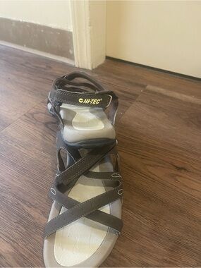 Hi-Tec Women's Brown Strappy Comfort Sandals